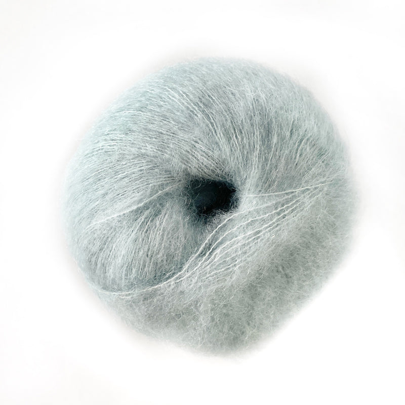 Uma (37 % Baby Suri - 37 % Super Kid Mohair - 26 % Seda morera)