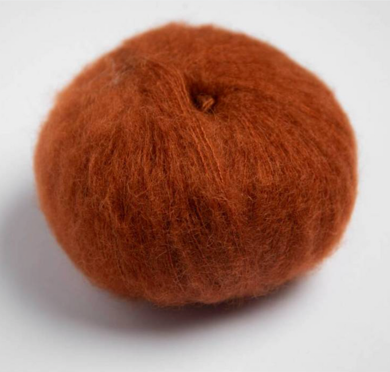 Uma (37 % Baby Suri - 37 % Super Kid Mohair - 26 % Seda morera)