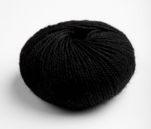 ECO PUNA BLACK (100% baby alpaca sin tintura) LUXURY YARN