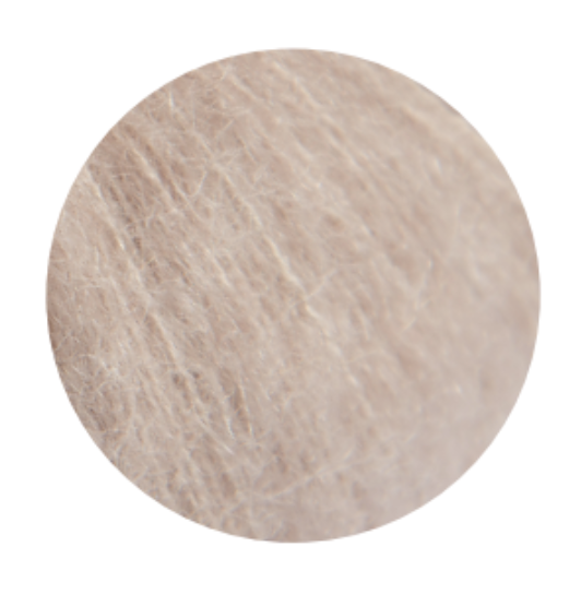 Uma (37 % Baby Suri - 37 % Super Kid Mohair - 26 % Seda morera)